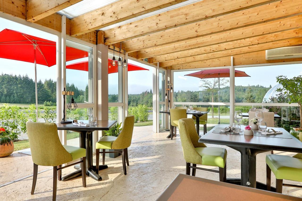 Hotel-Restaurant Logis Europa Maussac Exterior foto
